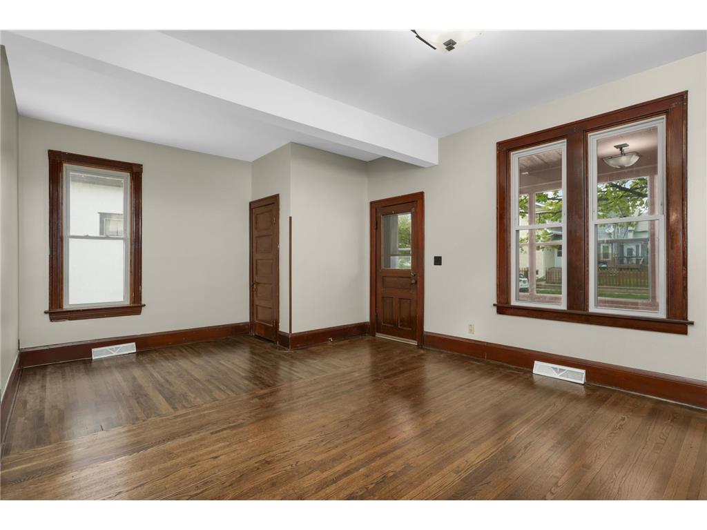 690 James Avenue Saint Paul MN 55102 7066417 image4