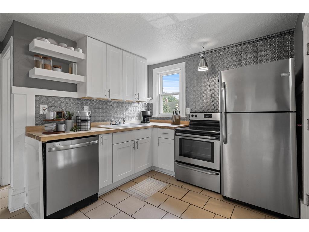 690 Lowry Avenue NE Minneapolis MN 55418 7054698 image7