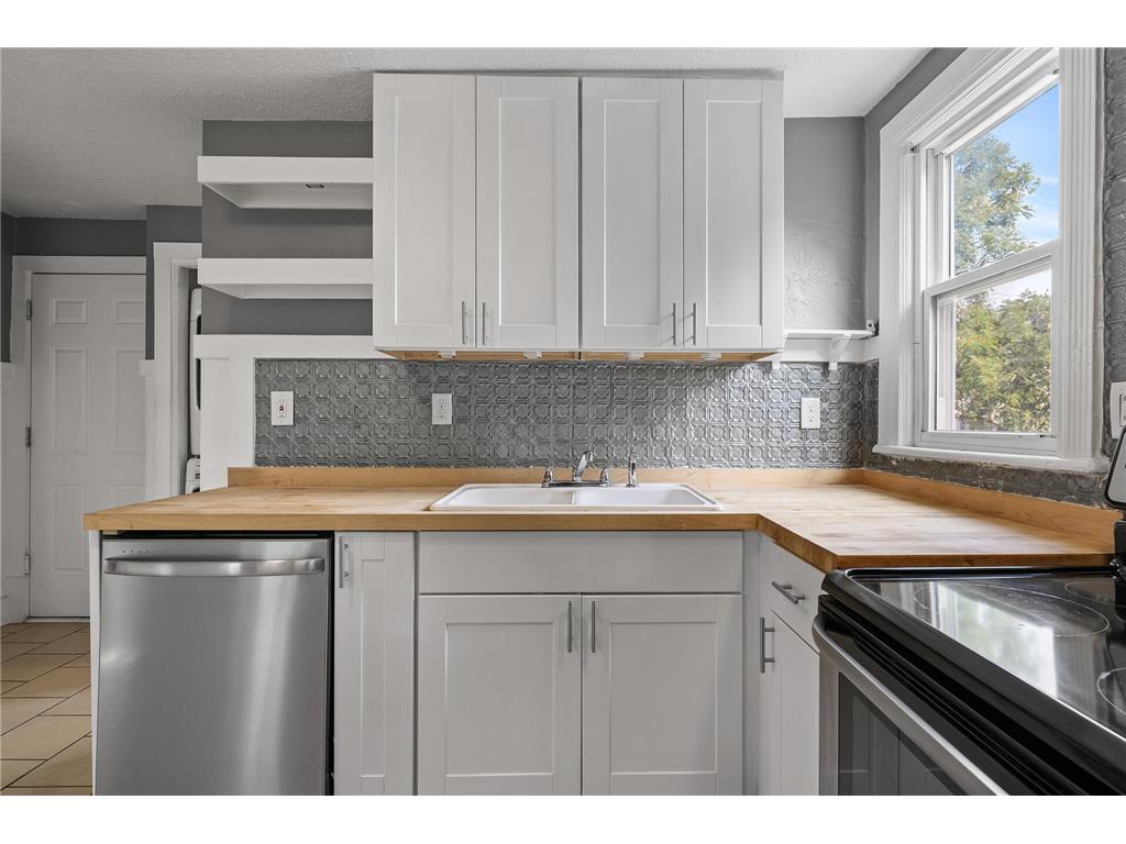 690 Lowry Avenue NE Minneapolis MN 55418 7054698 image8