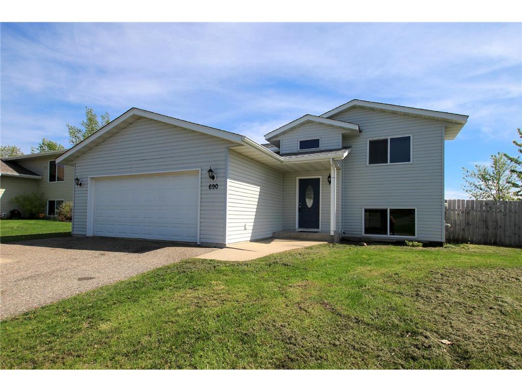 690 Texas Avenue NW Hutchinson MN 55350 6366050 image1
