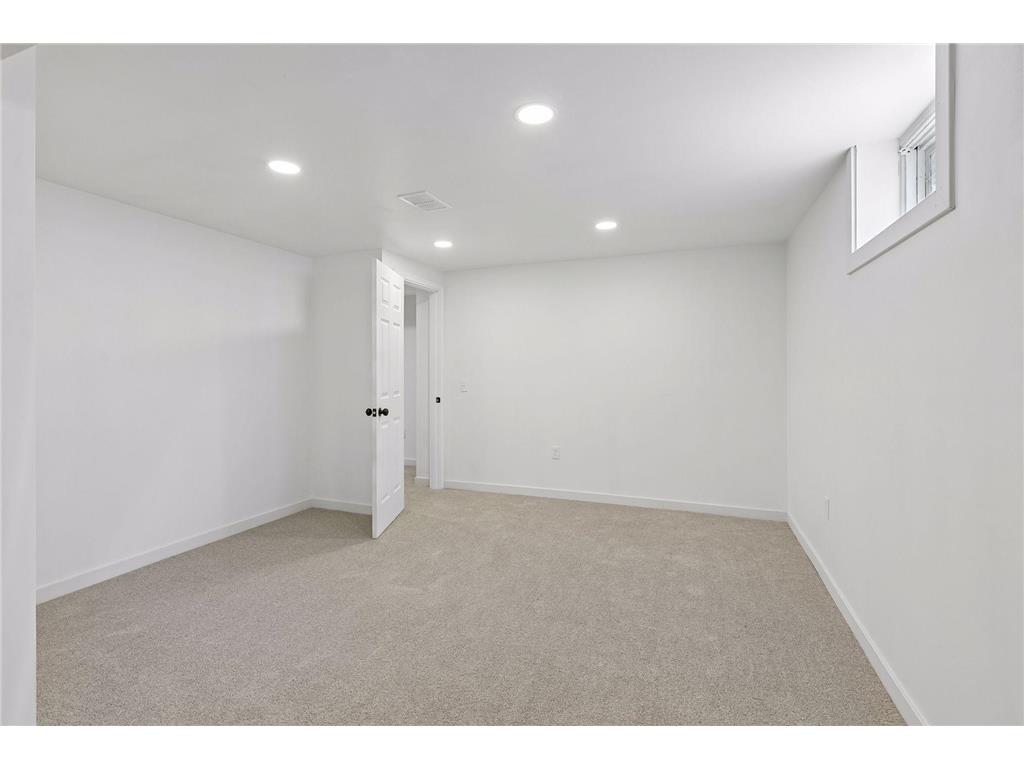 6904 60th Avenue N Crystal MN 55428 7075473 image30