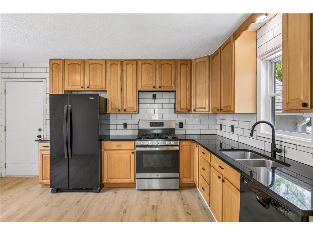 6904 60th Avenue N Crystal MN 55428 7075473 image8