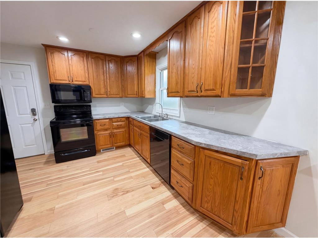 6907 52nd Avenue N Crystal MN 55428 7027320 image2