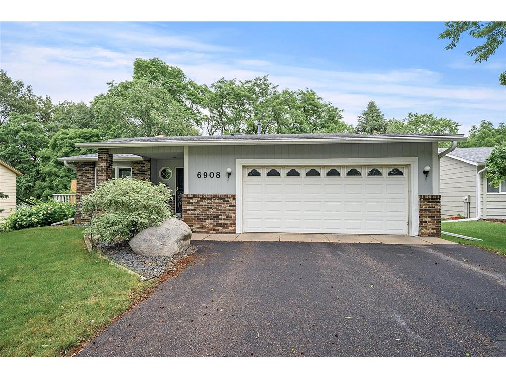 6908 27th Street N Oakdale MN 55128 6551033 image1