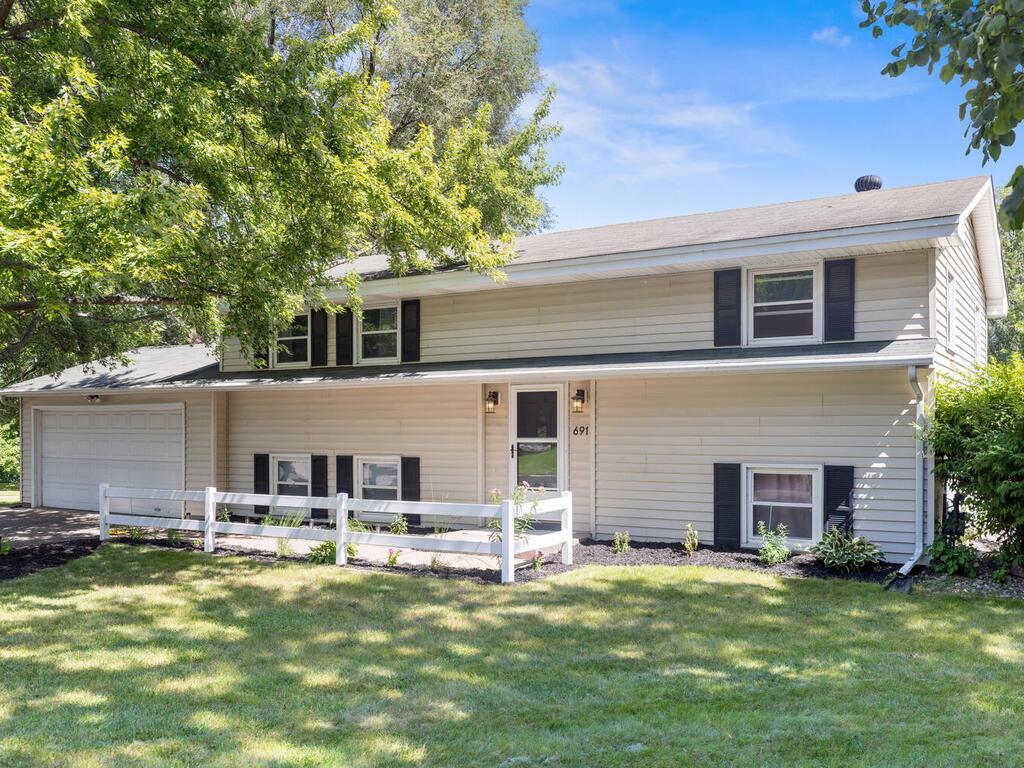 691 20th Avenue NW New Brighton MN 55112 6786347 image1