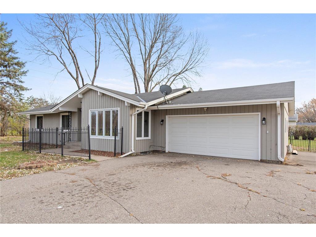 691 E 102nd Street Bloomington MN 55420 6464416 image1