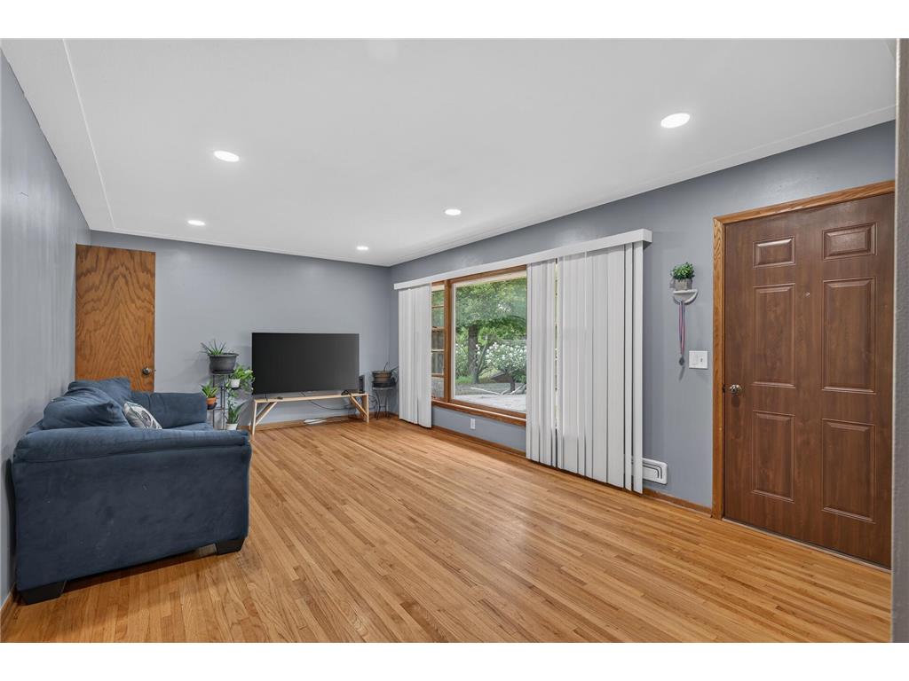 6911 E River Road NE Fridley MN 55432 7106998 image6