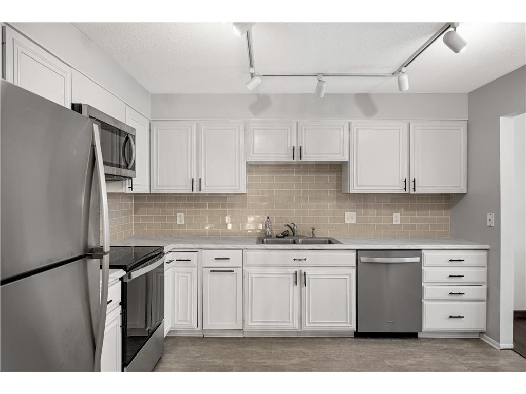6913 Edenvale Boulevard Eden Prairie MN 55346 7024756 image15