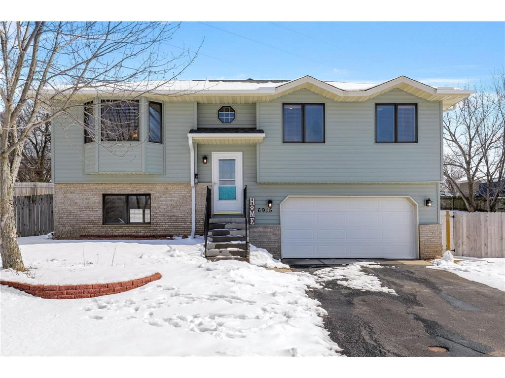 6915 Upper 28th Street N Oakdale MN 55128 6508125 image1