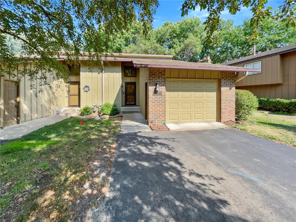 6916 Unity Avenue N, Brooklyn Center, MN 55429 MLS 6401726 Edina