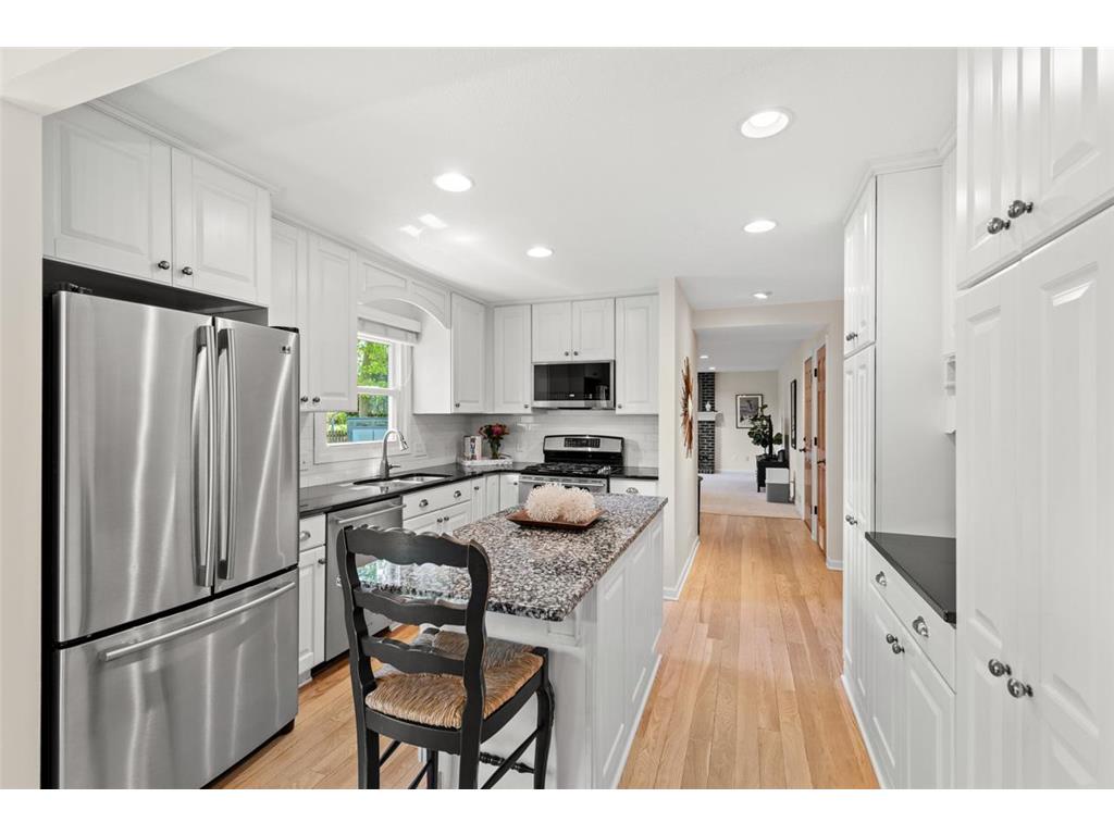 6917 W 82nd Street Bloomington MN 55438 7073819 image12