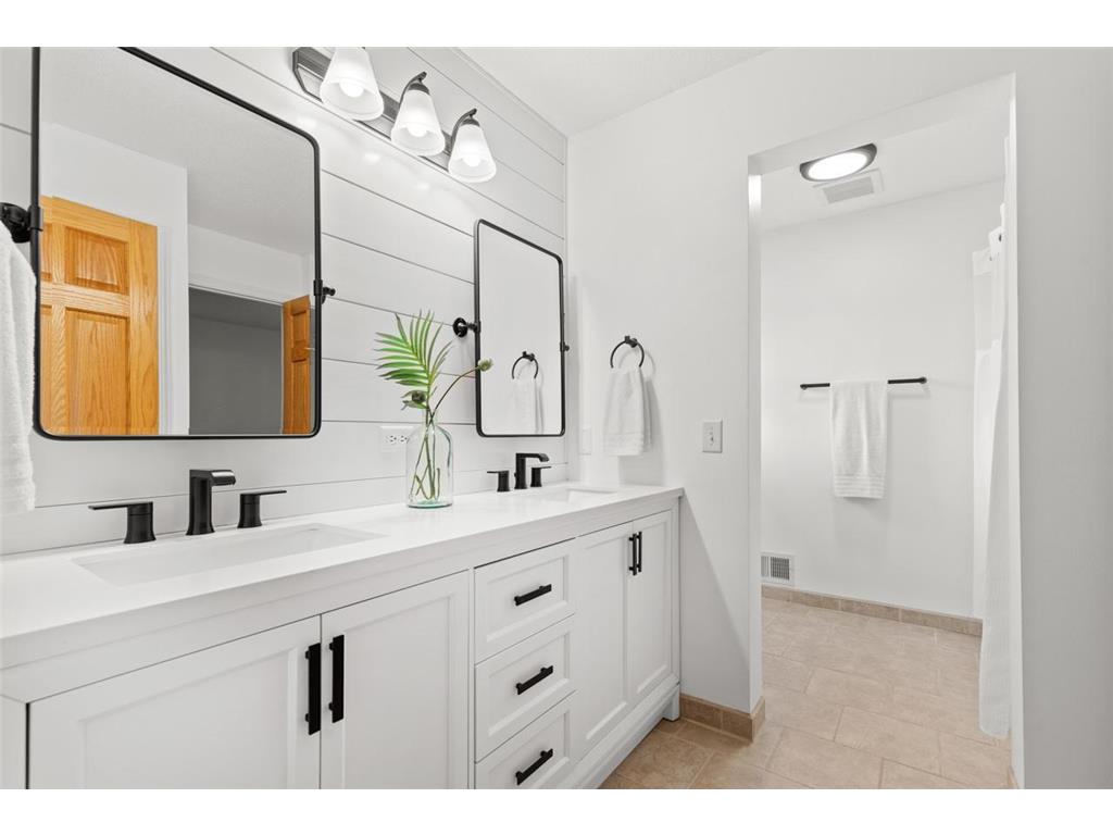 6917 W 82nd Street Bloomington MN 55438 7073819 image24