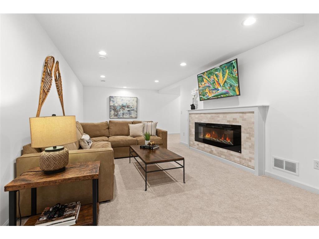 6917 W 82nd Street Bloomington MN 55438 7073819 image30