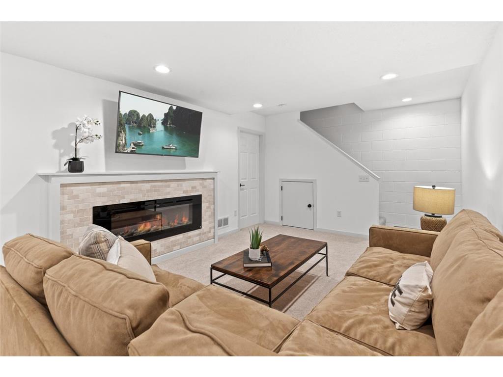 6917 W 82nd Street Bloomington MN 55438 7073819 image32