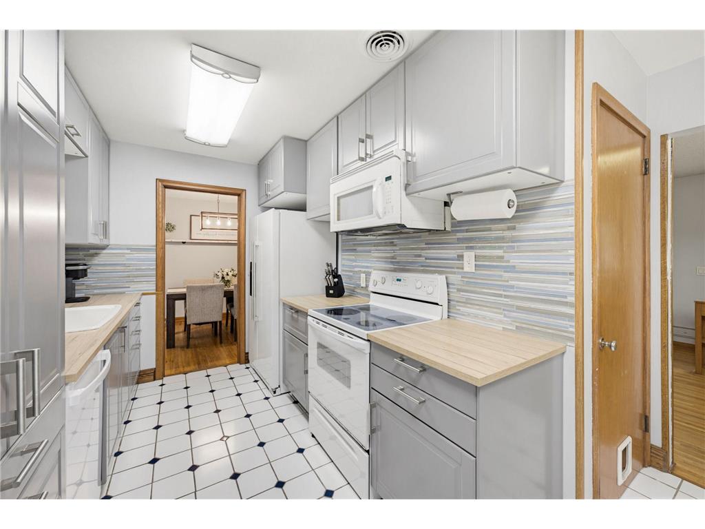 6918 34th Avenue N Crystal MN 55427 7074961 image11