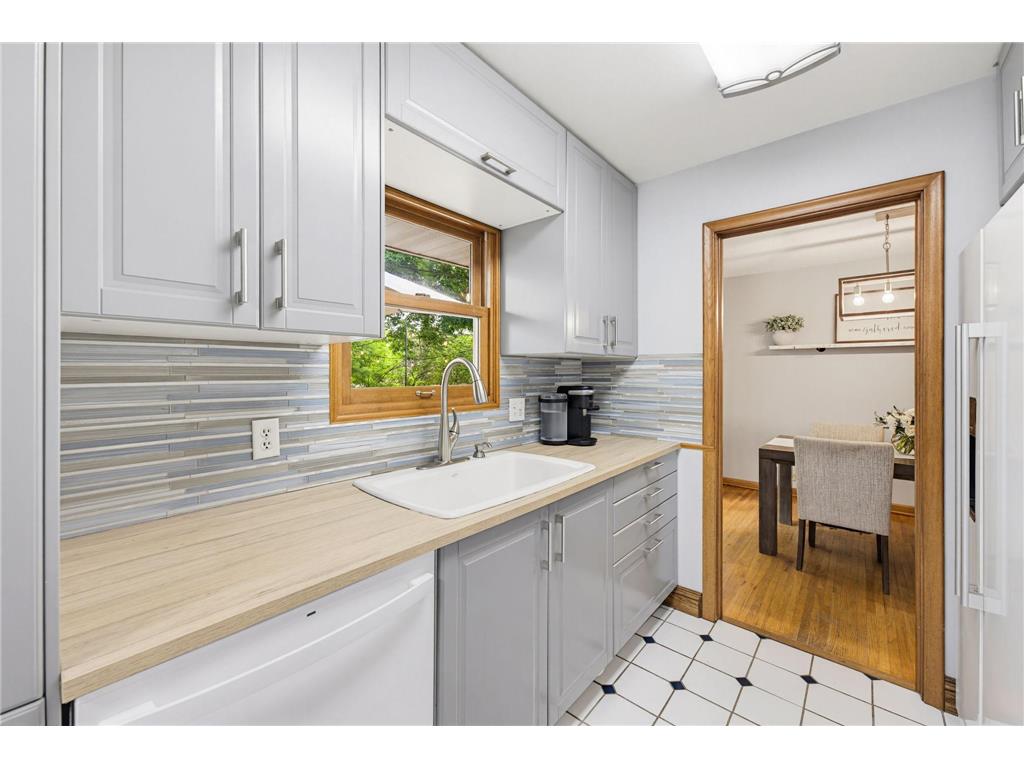 6918 34th Avenue N Crystal MN 55427 7074961 image13