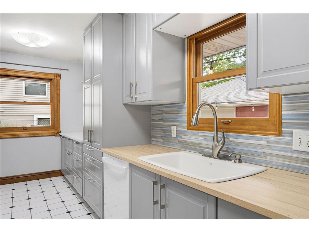 6918 34th Avenue N Crystal MN 55427 7074961 image15