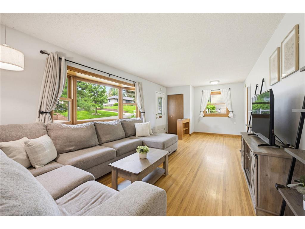 6918 34th Avenue N Crystal MN 55427 7074961 image3