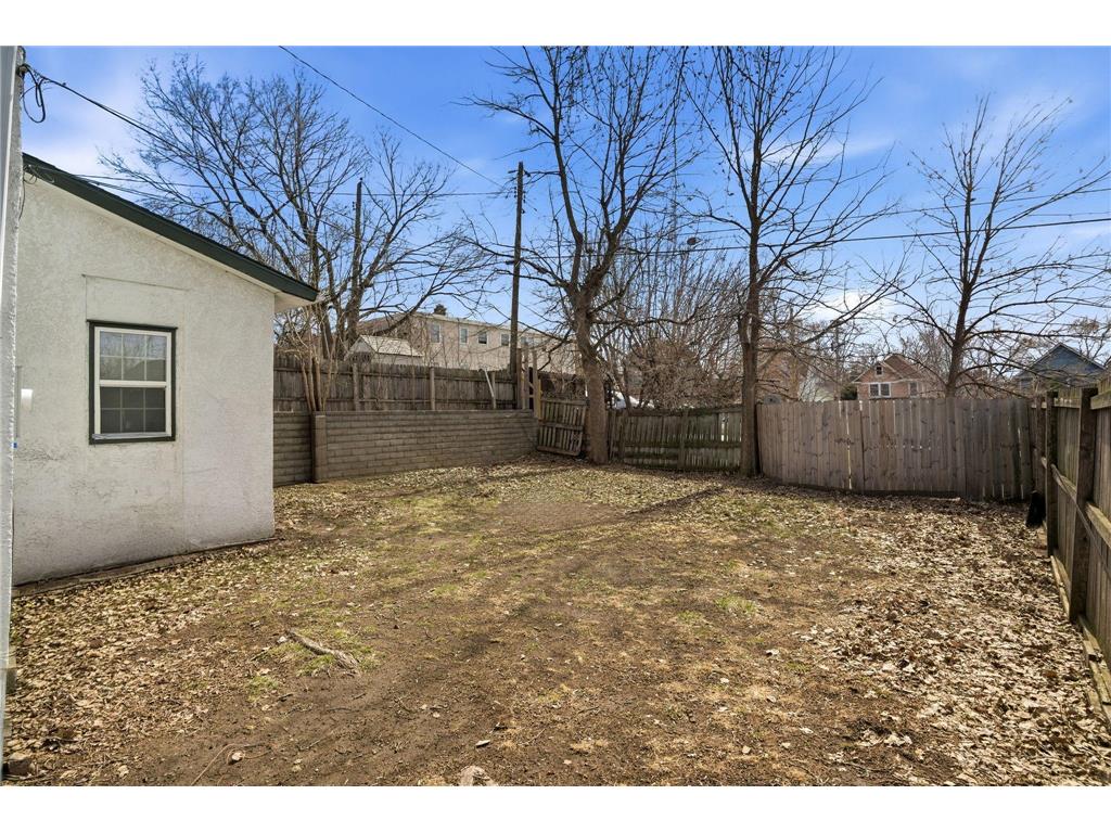 692 4th Street E Saint Paul MN 55106 7074731 image11