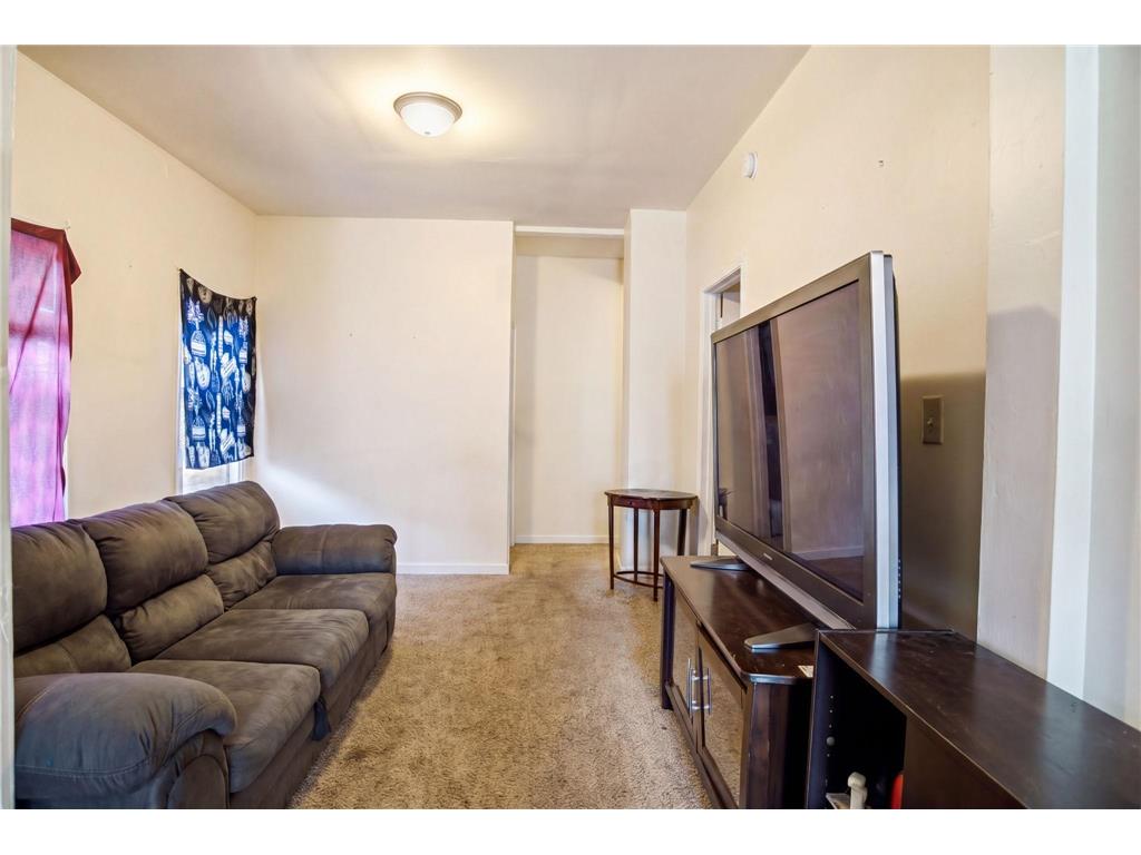 692 4th Street E Saint Paul MN 55106 7074731 image3