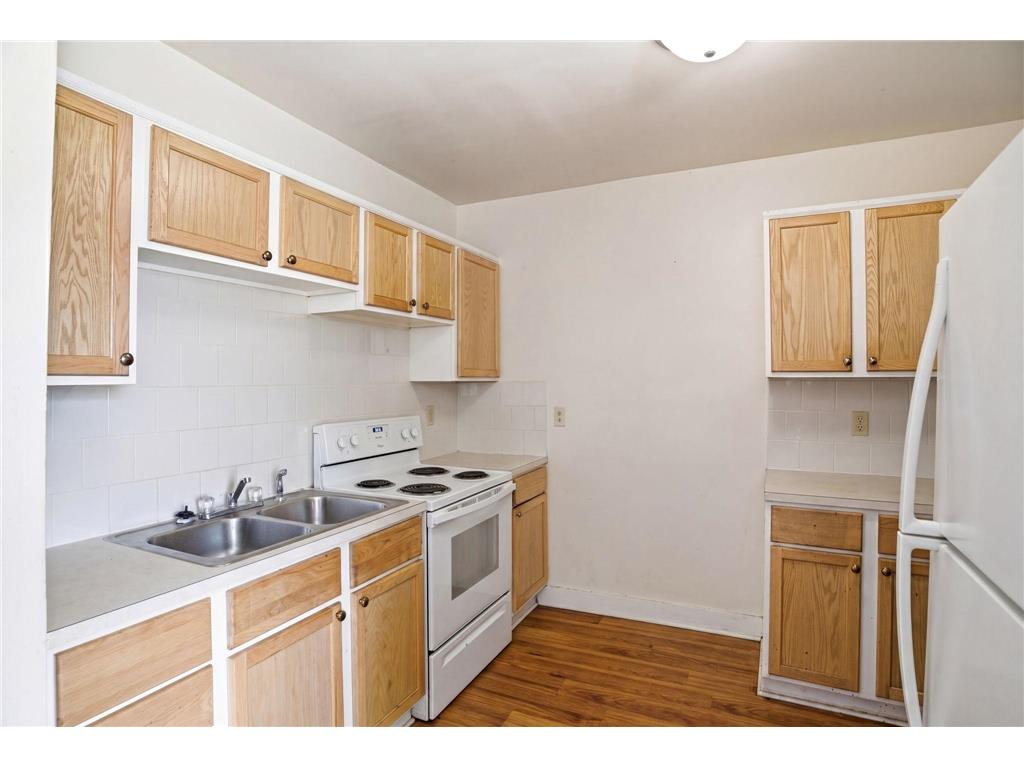 692 4th Street E Saint Paul MN 55106 7074731 image6
