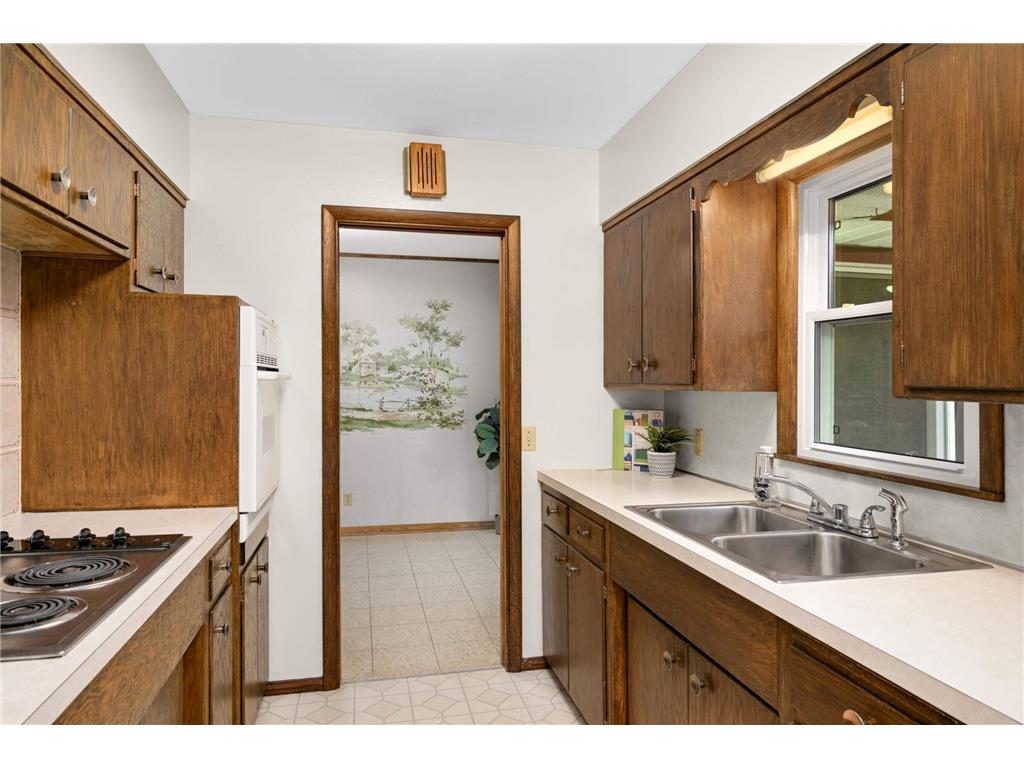 692 Grandview Avenue W Roseville MN 55113 6806341 image10