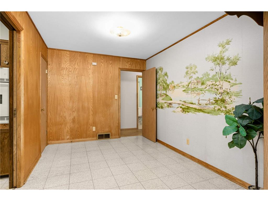 692 Grandview Avenue W Roseville MN 55113 6806341 image11