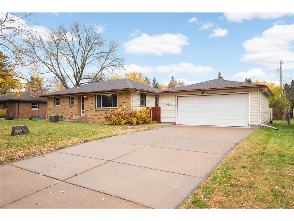 692 Grandview Avenue W Roseville MN 55113 6806341 image2