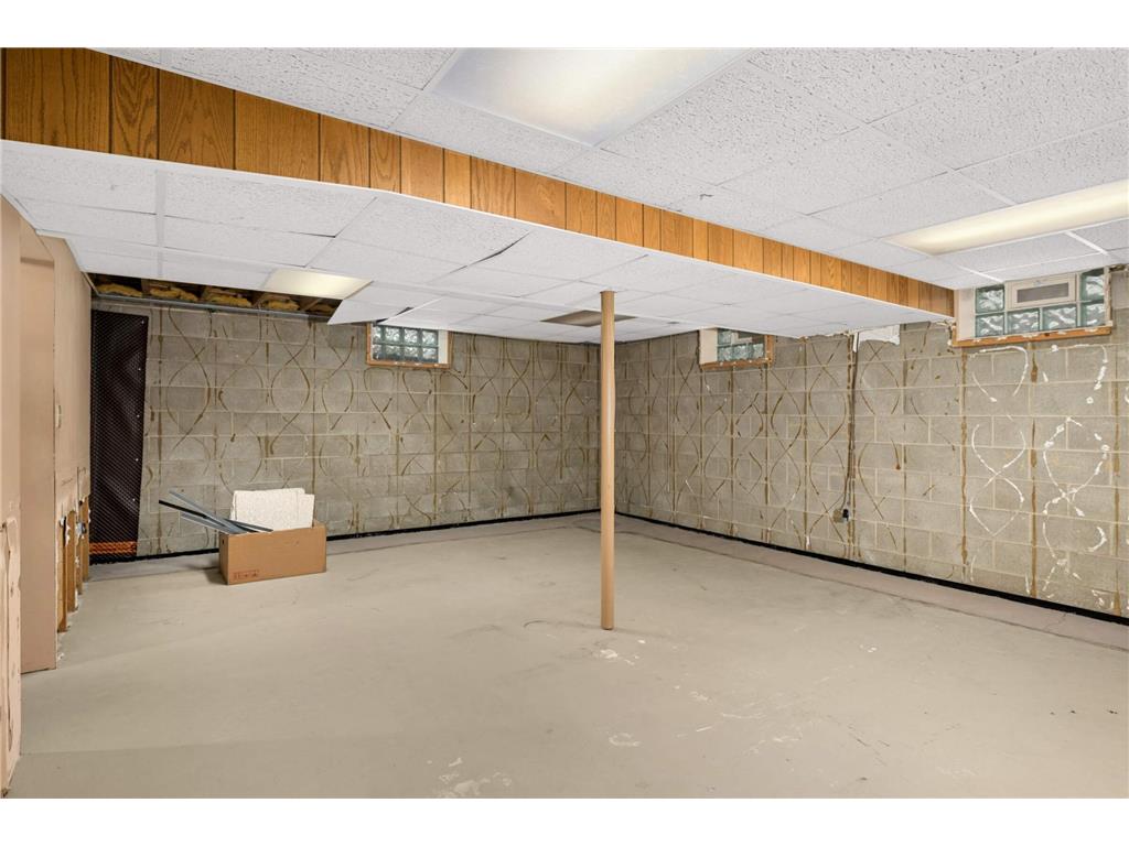 692 Grandview Avenue W Roseville MN 55113 6806341 image22