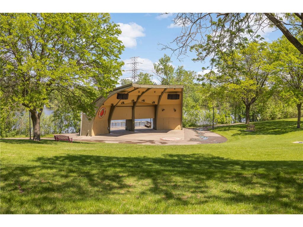 692 Grandview Avenue W Roseville MN 55113 6806341 image28