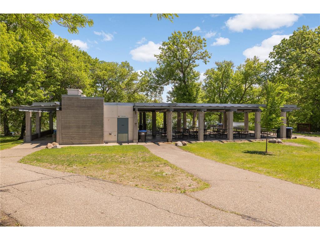 692 Grandview Avenue W Roseville MN 55113 6806341 image30