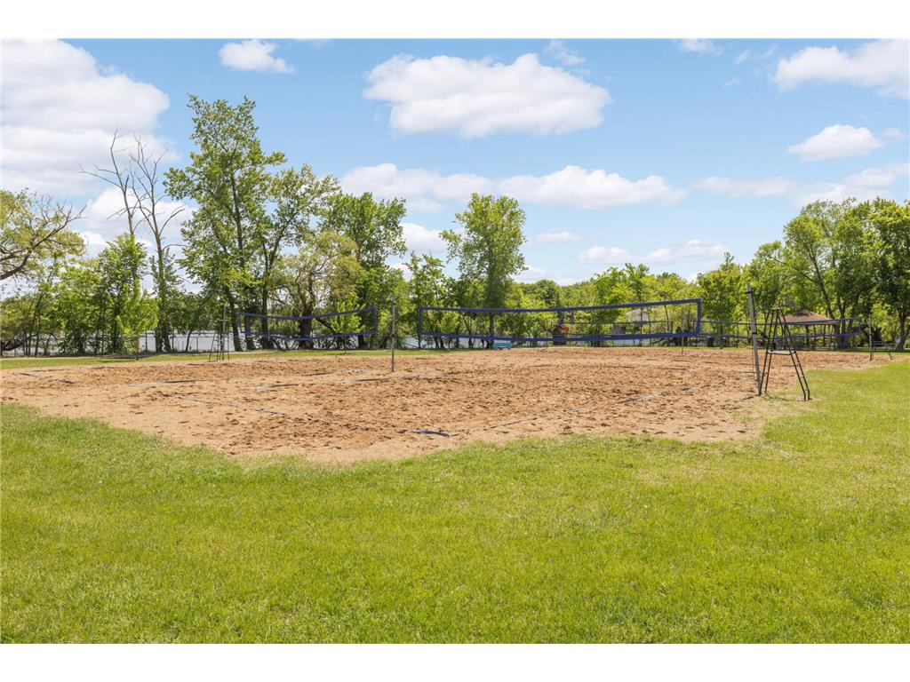 692 Grandview Avenue W Roseville MN 55113 6806341 image32