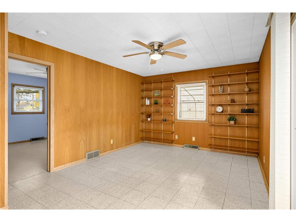 692 Grandview Avenue W Roseville MN 55113 6806341 image4