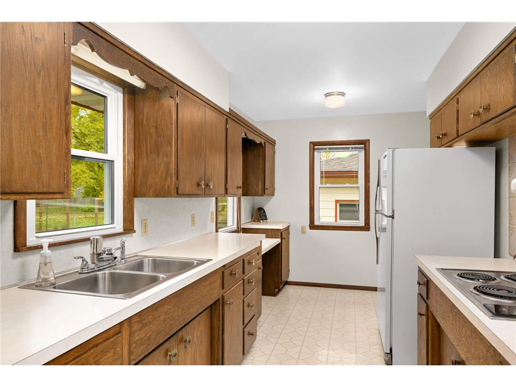 692 Grandview Avenue W Roseville MN 55113 6806341 image8