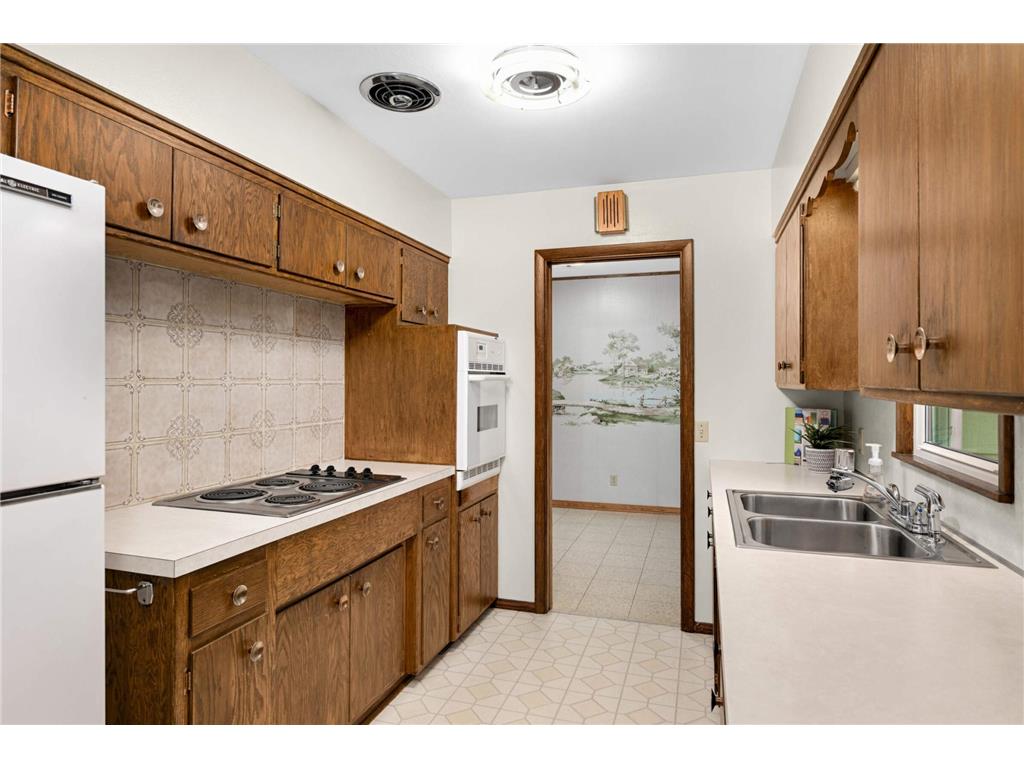 692 Grandview Avenue W Roseville MN 55113 6806341 image9