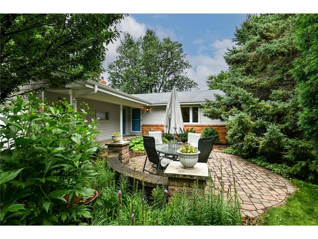 692 Greenway Avenue N Oakdale MN 55128 6566744 image1