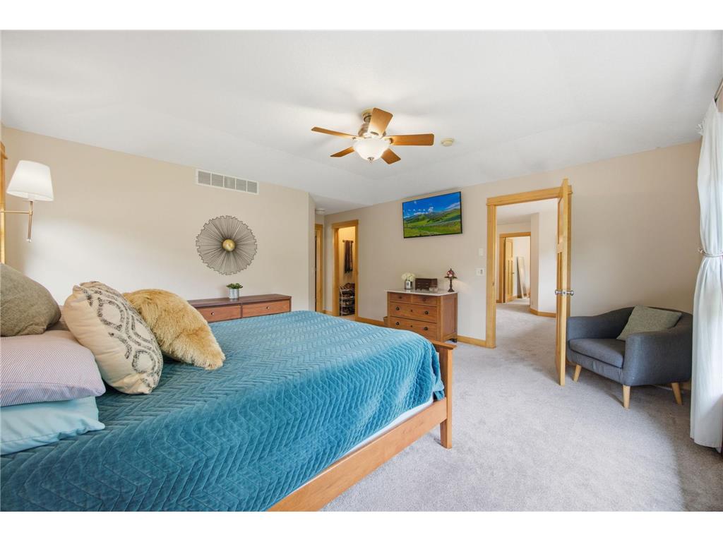 692 Shelerud Drive Eagan MN 55123 7076984 image40
