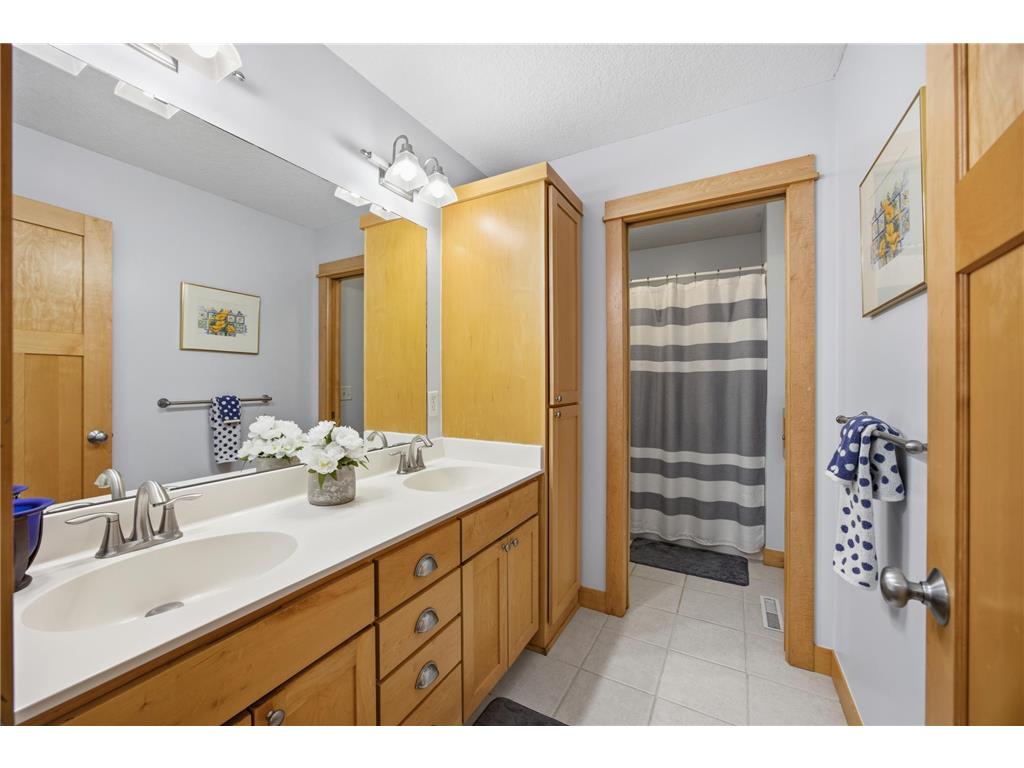 692 Shelerud Drive Eagan MN 55123 7076984 image49