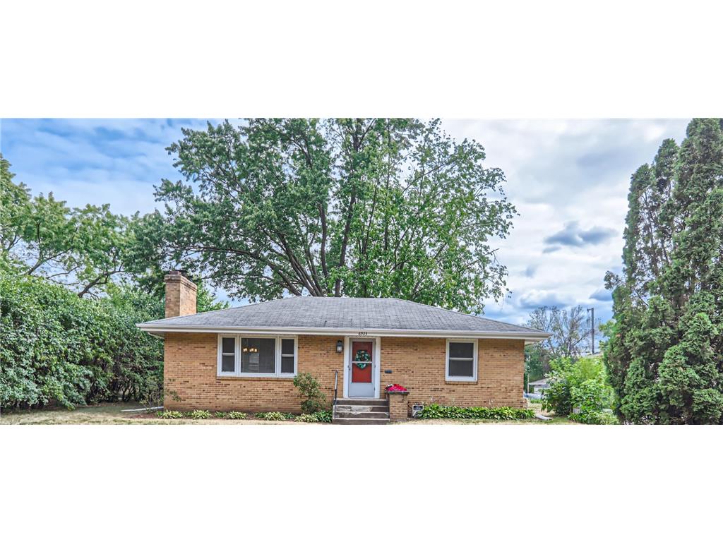 6923 50th Avenue N Crystal MN 55428 6402062 image1