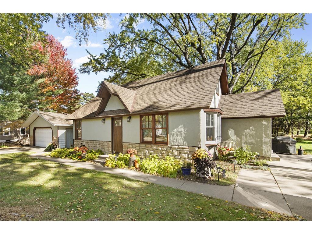 6924 Lakeview Drive Lino Lakes MN 55014 6810431 image1