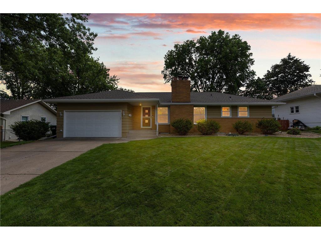 6925 38th Avenue N Crystal MN 55427 6745116 image1