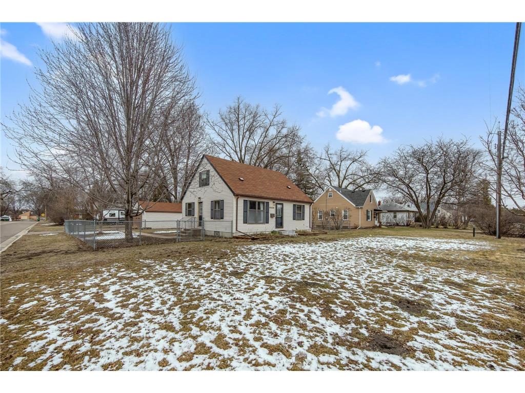 6928 60th Avenue N Crystal MN 55428 6697209 image1