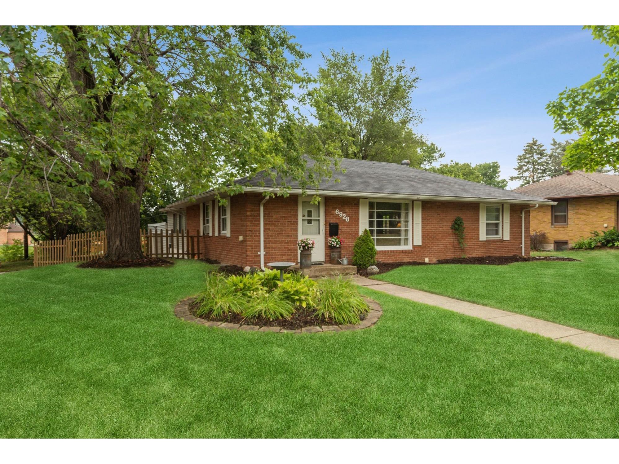 6928 Lombardy Lane, Crystal, MN 55428 MLS 6068884 Edina Realty