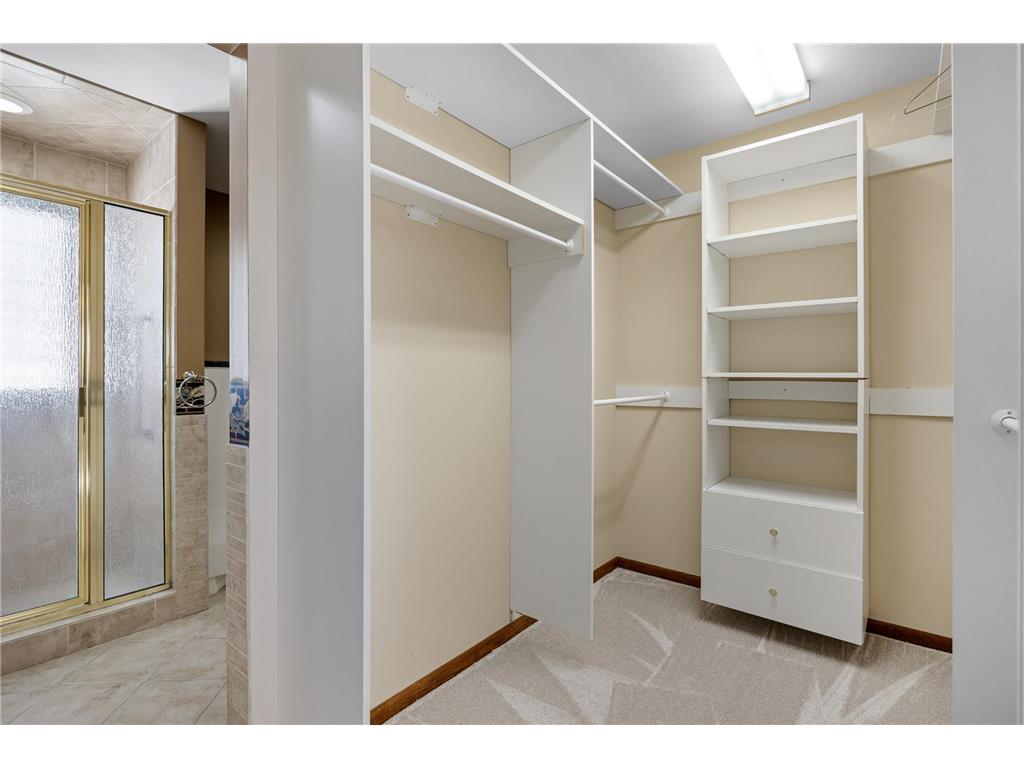 6929 Glenwood Avenue Golden Valley MN 55427 7021752 image14