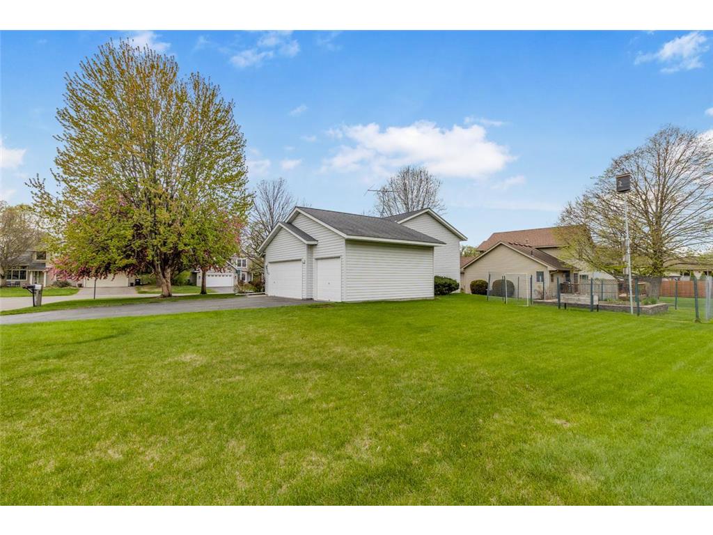 6934 4th Street Court N Oakdale MN 55128 7068278 image30
