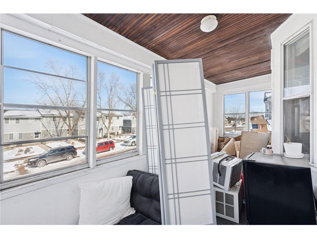 694 Central Avenue W Saint Paul MN 55104 7022763 image35