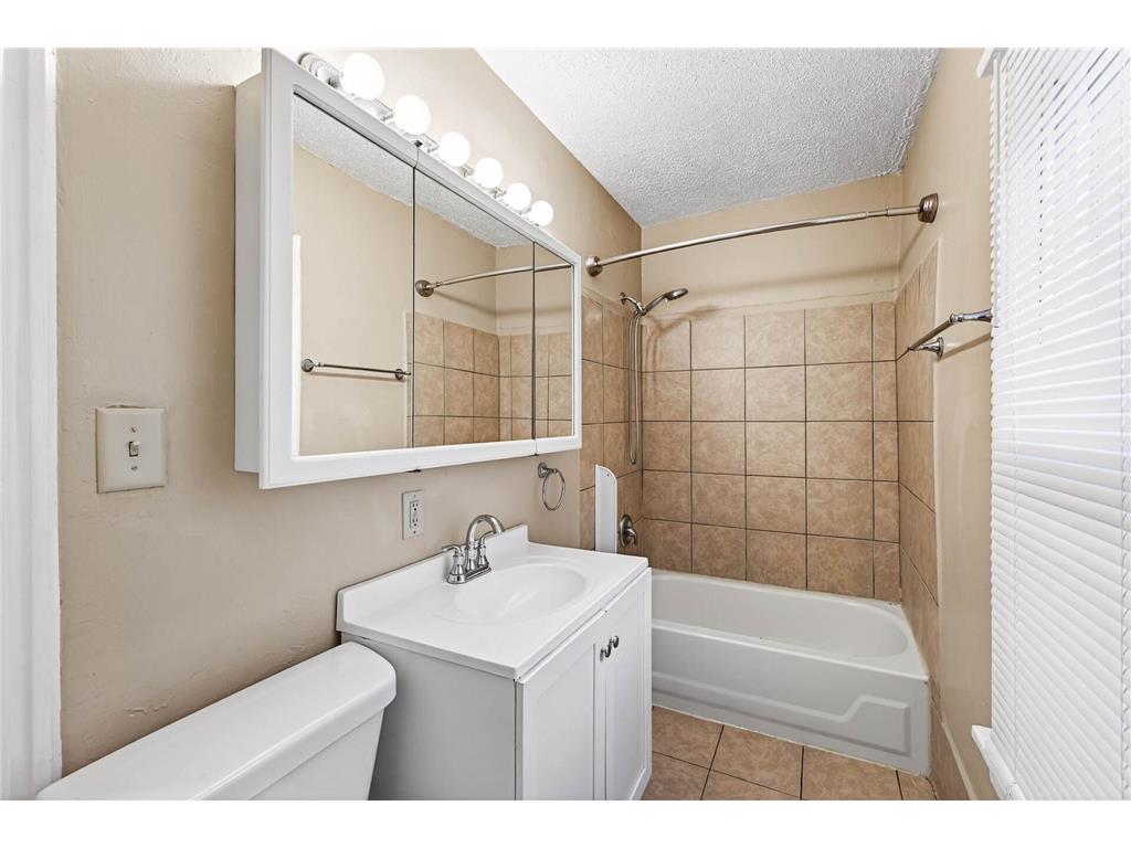 694 Desoto Street Saint Paul MN 55130 7014871 image20