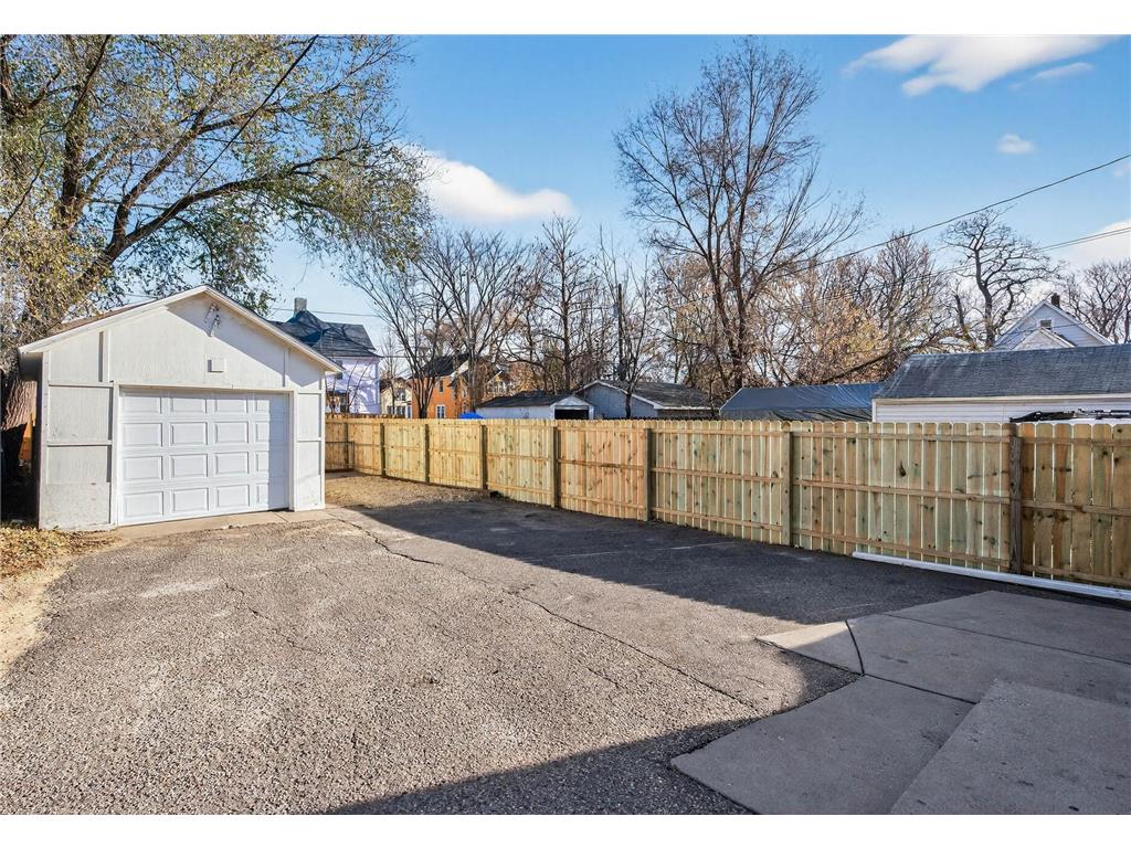 694 Desoto Street Saint Paul MN 55130 7014871 image3