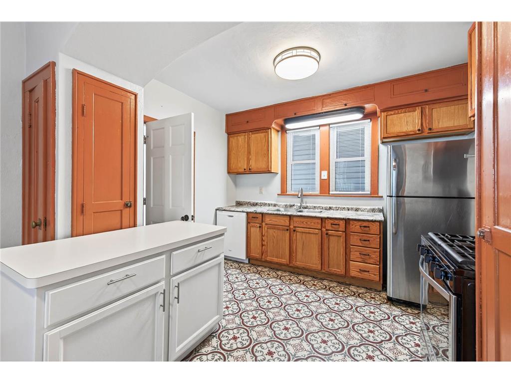 694 Desoto Street Saint Paul MN 55130 7014871 image5