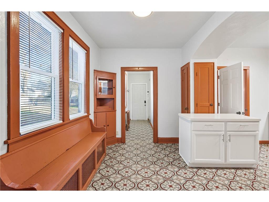 694 Desoto Street Saint Paul MN 55130 7014871 image8